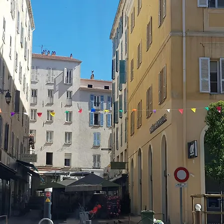 Ajaccio Cathedrale Au Coueur De La Citee Imperiale Pour 4 Personnes Proche Des Belles Plages Et De Toutes Commodites Port A 2mn * Ajaccio (Corsica)