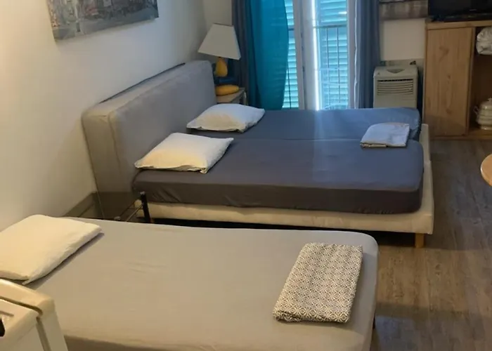 Cathedrale Au Coeur De La Citee Imperiale Pour 3 A 4 Pers Proche Des Belles Plages Et De Toutes Commodites Port A 2mn Appartement
